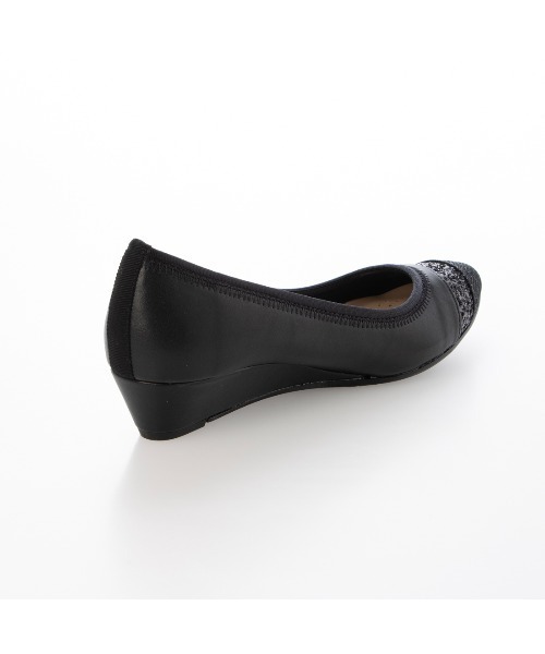 carino（カリーノ）の「ポインテッドトゥウエッジヒールパンプス（パンプス・レディース・ホワイトゴールド/クリアブラック/シルバー系その他4・23.5cm/23cm/24.5cm/24cm/22.5cm）」の22枚目の写真