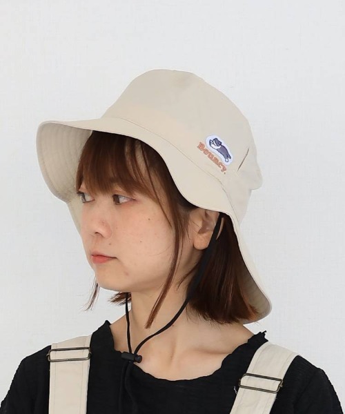 Bleu Bleuet(ブルーブルーエ)の「Bouncy.ひも付アシメトリックブリムハット(ハット・レディース・アイボリー/ブラック・FREE)」の2枚目の写真