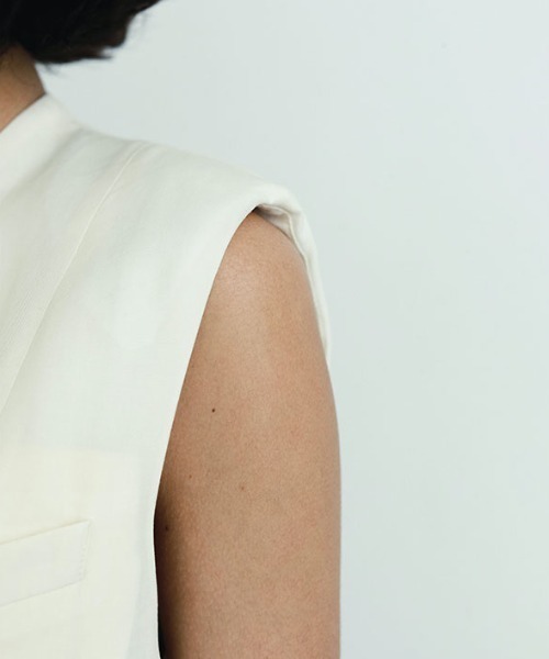 ETRE TOKYO(エトレトウキョウ)の「SANTEスリーブレスカーヴィーオールインワン(つなぎ/オールインワン・レディース・ブラック/オフホワイト・M/S)」の3枚目の写真