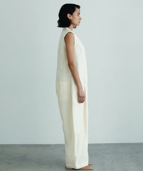 ETRE TOKYO(エトレトウキョウ)の「SANTEスリーブレスカーヴィーオールインワン(つなぎ/オールインワン・レディース・ブラック/オフホワイト・M/S)」の6枚目の写真