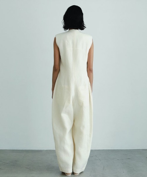 ETRE TOKYO(エトレトウキョウ)の「SANTEスリーブレスカーヴィーオールインワン(つなぎ/オールインワン・レディース・ブラック/オフホワイト・M/S)」の9枚目の写真