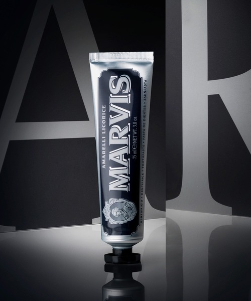 MARVIS（マービス）の「【MARVIS/マービス】歯磨き粉・トゥースペースト 75ml - 選べる6種類のミントフレーバー（オーラルケア/歯磨きグッズ・レディース・リコラス・ミント/ジンジャー・ミント/シナモン・ミント/ジャスミン・ミント/クラシック・ストロング・ミント/アクアティック・ミント・-）」の2枚目の写真