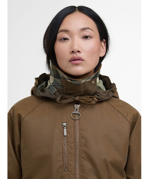 Barbour（バブアー）の「【TRANSPORT / トランスポート】フード ジャケット（テーラードジャケット・レディース・グレー/ベージュ・10/8）」の6枚目の写真