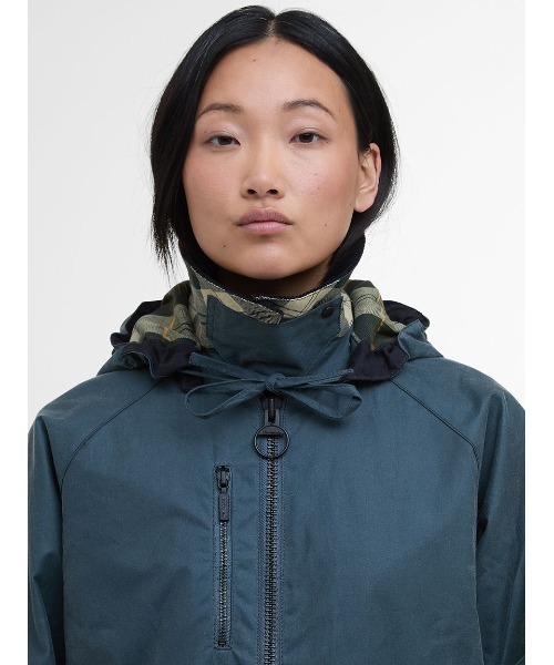 Barbour（バブアー）の「【TRANSPORT / トランスポート】フード ジャケット（テーラードジャケット・レディース・グレー/ベージュ・10/8）」の12枚目の写真