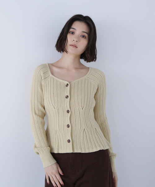 NATURAL BEAUTY BASIC（ナチュラルビューティーベーシック）の「◇柄編みペプラムニットカーディガン（カーディガン/ボレロ・レディース・イエロー/グレー/オフホワイト・FREE）」の3枚目の写真