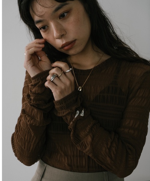 DRWCYS(ドロシーズ)の「シャーリングシアーチュールトップス(Tシャツ/カットソー・レディース・ブラウン/ブラック・FREE)」の4枚目の写真