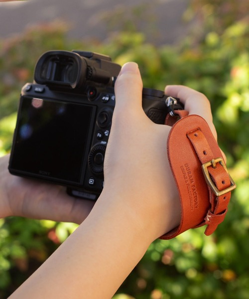 DURAM FACTORY（ドゥラムファクトリー）の「DURAM ドゥラム カメラハンドストラップ 本革 レザー 一眼レフ 17005（カメラ/カメラグッズ・レディース・グリーン/ブラウン/レッド/ブラック/ダークブラウン/ライトブラウン・FREE）」の19枚目の写真