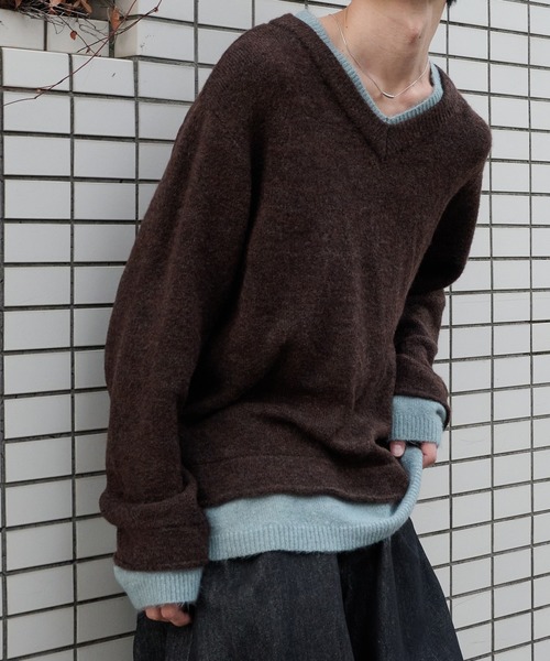 Perushu(ペルーシュ)の「レイヤードリラックスデザインVネックニット(ニット/セーター・メンズ・ベージュ/チャコールグレー/ブラウン・LARGE/MEDIUM)」の6枚目の写真