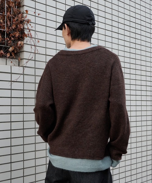 Perushu(ペルーシュ)の「レイヤードリラックスデザインVネックニット(ニット/セーター・メンズ・ベージュ/チャコールグレー/ブラウン・LARGE/MEDIUM)」の5枚目の写真