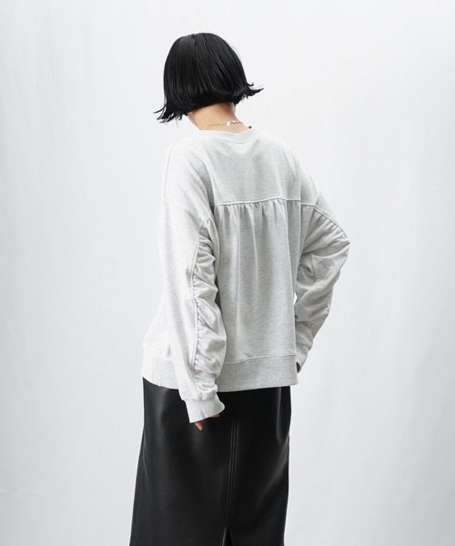 LUCA/LADY LUCK LUCA（ルカ/レディラックルカ）の「LC/LLL ボリュームスリーブ裏毛プルオーバー（スウェット・レディース・グリーン/オートミール/ブラック・FREE）」の8枚目の写真