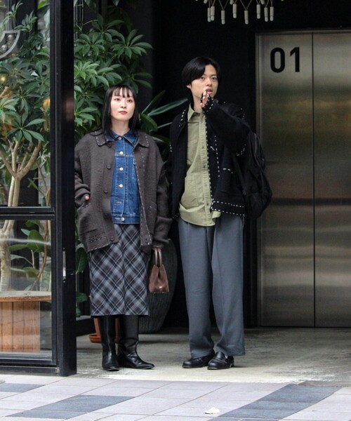 GLOSTER（グロスター）の「【ユニセックス対応】ハンドステッチニットジャケット（カーディガン/ボレロ・メンズ・ベージュ/ブラック/チャコールグレー・S/M/L）」の5枚目の写真