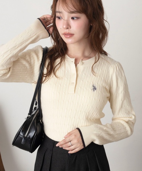 U.S. POLO ASSN.(ユーエスポロアッスン)の「∴WEGO/【26年春 待望の再入荷!】U.S. POLO ASSN.別注 ヘンリーネックニットプルオーバー(ニット/セーター・レディース・ライトピンク/グレー/ホワイト系その他5/アイボリー・FREE)」の2枚目の写真
