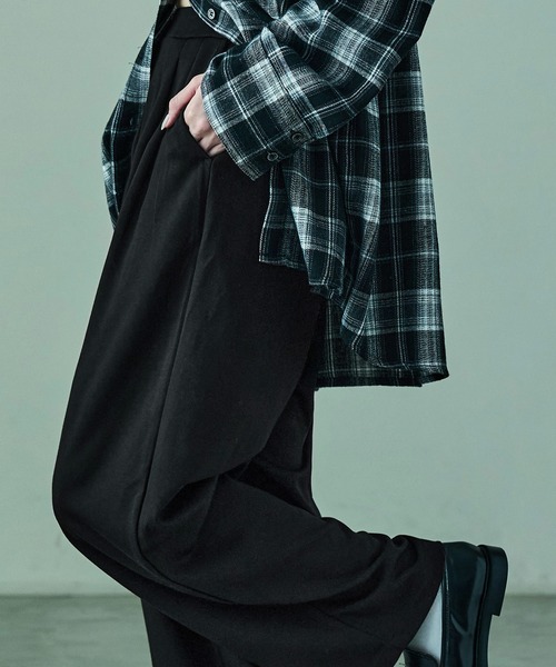 Fashion Letter(ファッションレター)の「ポンチカーブイージーパンツ(スウェットパンツ・レディース・ブラック/アイボリー/チャコール/ブラウン・M)」の11枚目の写真
