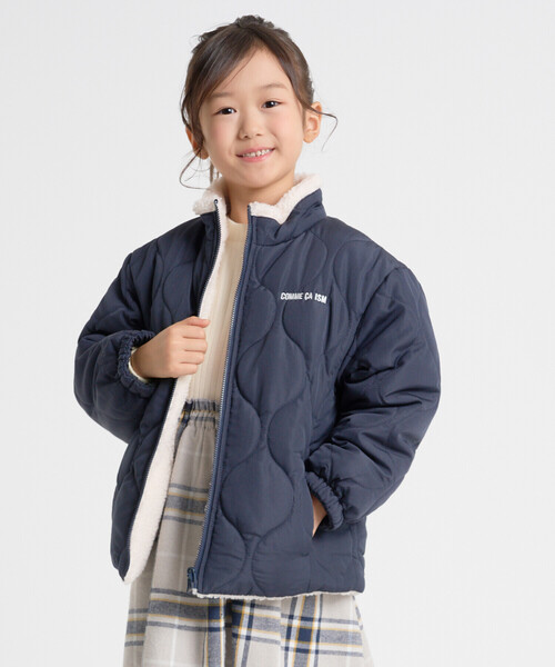 COMME CA ISM(コムサイズム)の「【オンライン限定カラー:ブラック】リバーシブル キルト×ボア ブルゾン(ブルゾン・キッズ・ネイビー/ブラック/カーキ・100cm/120cm/130cm/140cm/150cm/110cm)」の5枚目の写真
