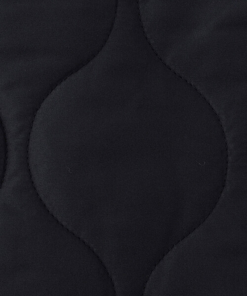 COMME CA ISM(コムサイズム)の「【オンライン限定カラー:ブラック】リバーシブル キルト×ボア ブルゾン(ブルゾン・キッズ・ネイビー/ブラック/カーキ・100cm/120cm/130cm/140cm/150cm/110cm)」の19枚目の写真