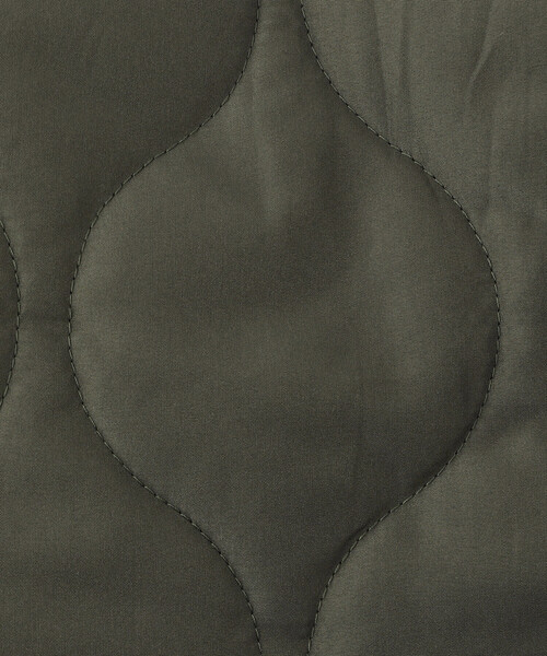 COMME CA ISM(コムサイズム)の「【オンライン限定カラー:ブラック】リバーシブル キルト×ボア ブルゾン(ブルゾン・キッズ・ネイビー/ブラック/カーキ・100cm/120cm/130cm/140cm/150cm/110cm)」の21枚目の写真