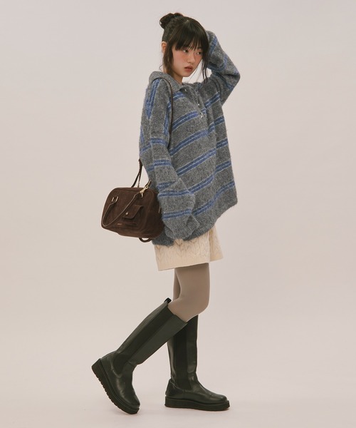 loin nuit（ロワンニュイ）の「striped pattern button knit