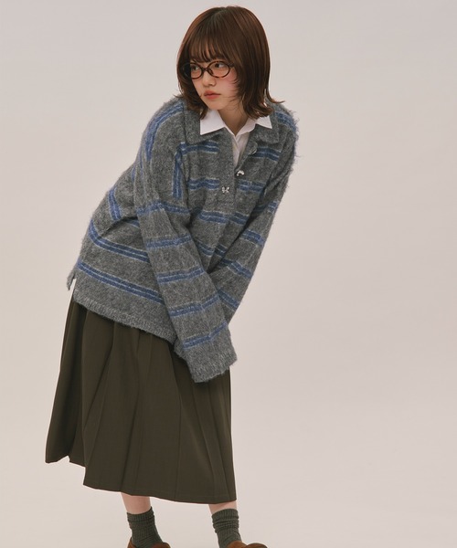 loin nuit（ロワンニュイ）の「striped pattern button knit