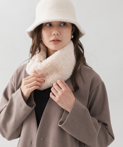 KATHARINE ROSS（キャサリンロス）の「【KATHARINE ROSS】エコファーティペット[マグネット]（マフラー・レディース・ベージュ・MEDIUM）」の5枚目の写真