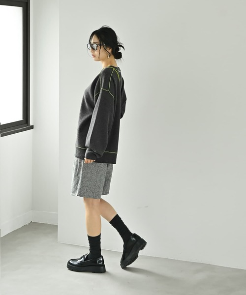STYLE DELI(スタイルデリ)の「【BLK001】配色ニットチュニック(ニット/セーター・レディース・チャコール/ブラウン・FREE)」の4枚目の写真
