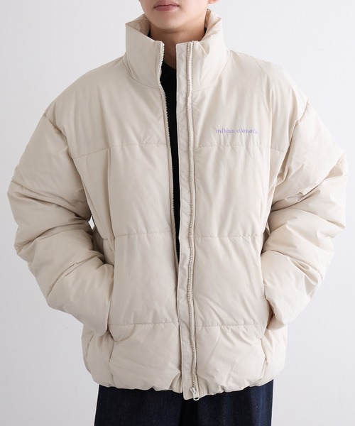 mihns closet(ミンズクローゼット)の「【mihns closet】7452487B mc 中綿ボリュームBL(ダウンジャケット/コート・メンズ・オフホワイト/ブラック系1/スモーキーグリーン系/ブラック系その他2・L/M/LL)」の1枚目の写真