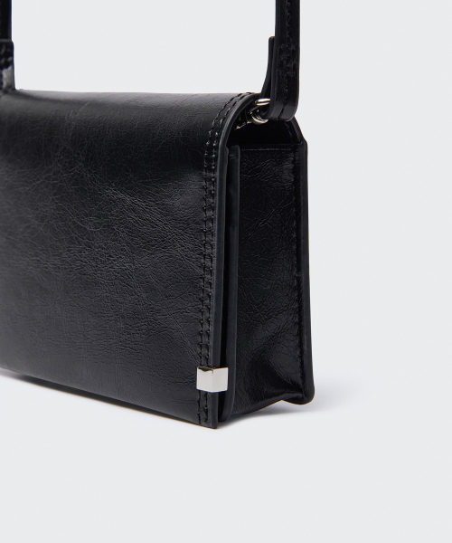 MUSINSA STANDARD WOMAN（ムシンサスタンダードウーマン）の「ウィメンズスクエアエンベロップマイクロクロスバッグ[ブラック]（メッセンジャーバッグ・レディース・その他・FREE）」の5枚目の写真