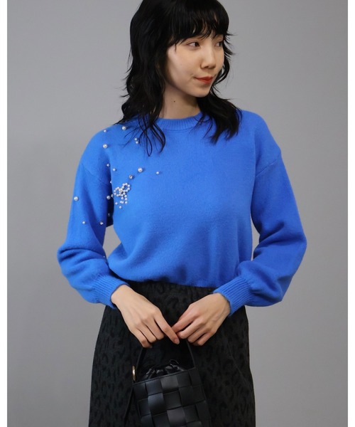 Doumoi（ドゥモエ）の「パール＆ビジュー付き　ニット プルオーバー（ニット/セーター・レディース・ホワイト/ブラック/グレー/ブルー/グリーン・FREE）」の5枚目の写真