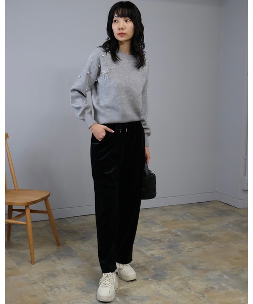 Doumoi（ドゥモエ）の「パール＆ビジュー付き　ニット プルオーバー（ニット/セーター・レディース・ホワイト/ブラック/グレー/ブルー/グリーン・FREE）」の19枚目の写真