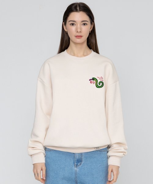 GRAVER（グレーバー）の「[ユニセックス]GOOD SNAKE スウェット_クリーム（スウェット・レディース・アイボリー・X-LARGE/SMALL/LARGE/MEDIUM）」の2枚目の写真