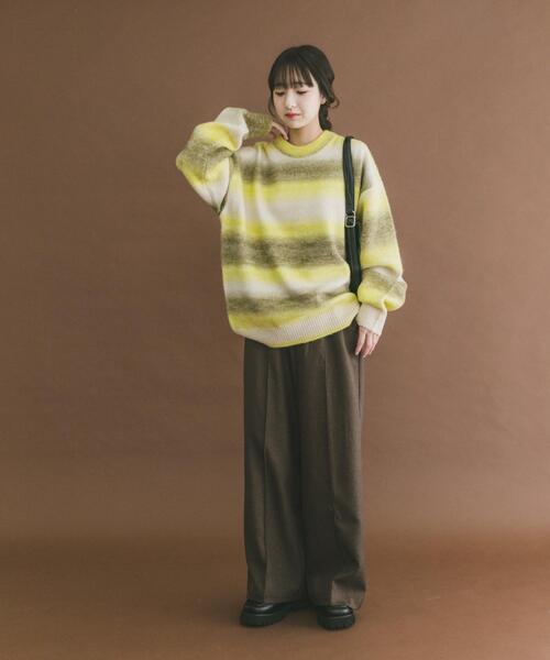 ITEMS URBANRESEARCH（アイテムズ アーバンリサーチ）の「グラデーションクルーネックルーズニット（ニット/セーター・メンズ・ブルー/レッド/イエロー・LARGE/MEDIUM）」の11枚目の写真