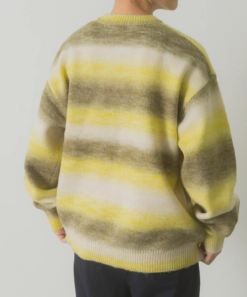 ITEMS URBANRESEARCH（アイテムズ アーバンリサーチ）の「グラデーションクルーネックルーズニット（ニット/セーター・メンズ・ブルー/レッド/イエロー・LARGE/MEDIUM）」の12枚目の写真