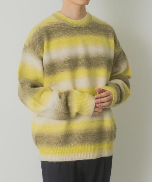 ITEMS URBANRESEARCH（アイテムズ アーバンリサーチ）の「グラデーションクルーネックルーズニット（ニット/セーター・メンズ・ブルー/レッド/イエロー・LARGE/MEDIUM）」の13枚目の写真