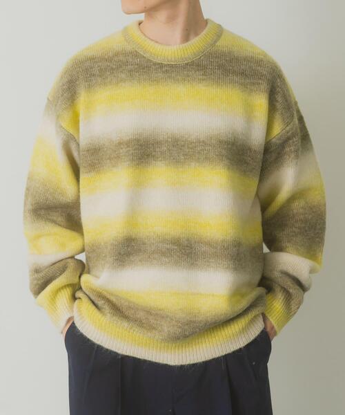 ITEMS URBANRESEARCH（アイテムズ アーバンリサーチ）の「グラデーションクルーネックルーズニット（ニット/セーター・メンズ・ブルー/レッド/イエロー・LARGE/MEDIUM）」の14枚目の写真