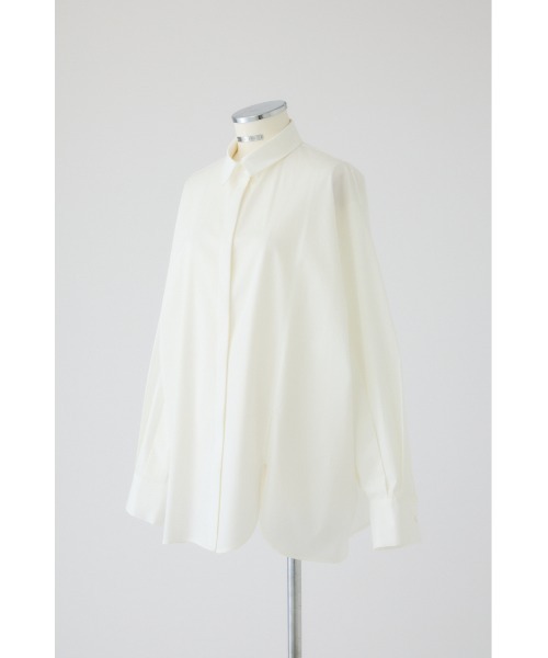 RIM.ARK（リムアーク）の「Oversized asymmetry SH オーバーサイズドアシンメトリーシャツ（シャツ/ブラウス・レディース・チャコールグレー/ライトブルー/ブルー/ホワイト・FREE）」の2枚目の写真