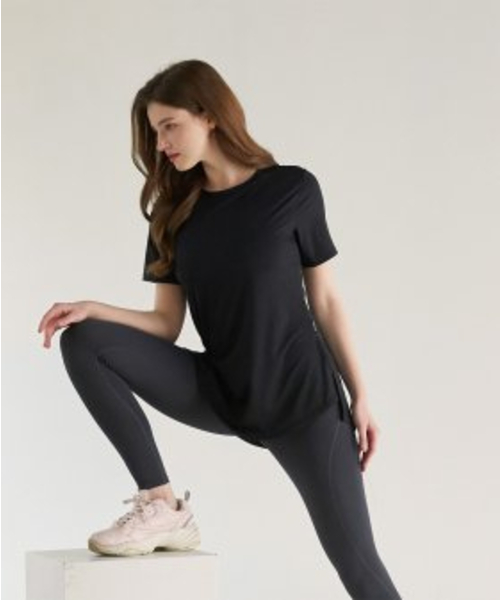 CIELCOCO(シエルココ)の「CLWT8050 イージーフィットショートスリーブブラック(Tシャツ/カットソー・レディース・その他・MEDIUM/LARGE)」の2枚目の写真