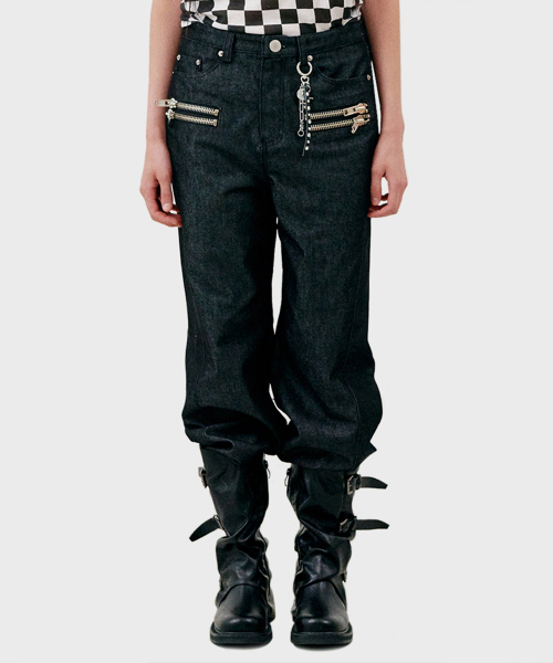 NILLRING(ニルリン)の「P12.00 Zip point pants _ Black(デニムパンツ・レディース・ブラック・SMALL/MEDIUM)」の1枚目の写真