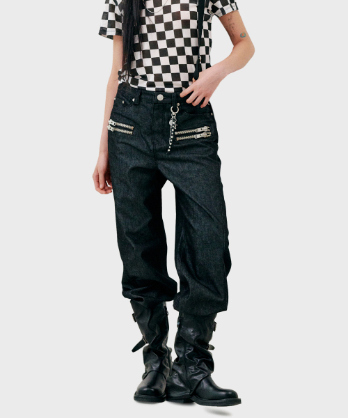 NILLRING(ニルリン)の「P12.00 Zip point pants _ Black(デニムパンツ・レディース・ブラック・SMALL/MEDIUM)」の3枚目の写真