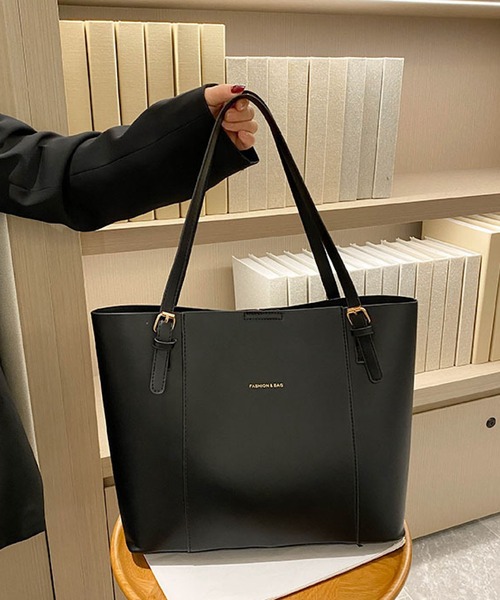 VIBGYOR(ヴィブジョー)の「urbanfemine./A4サイズ収納 シンプル・バイカラー 合成皮革トートバッグ U7594(トートバッグ・レディース・ホワイト/ブラウン/ベージュ/ブラック・FREE)」の13枚目の写真