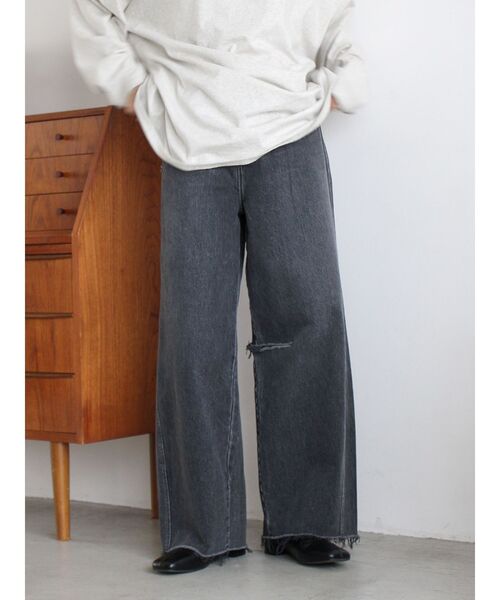 Ungrid(アングリッド)の「クラッシュデザインカーブデニム(デニムパンツ・レディース・ブラック/ライトブルー・24inch/25inch/26inch)」の5枚目の写真