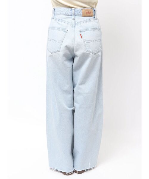 Ungrid(アングリッド)の「クラッシュデザインカーブデニム(デニムパンツ・レディース・ブラック/ライトブルー・24inch/25inch/26inch)」の17枚目の写真