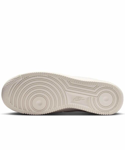 NIKE(ナイキ)の「ナイキ エア フォース 1 '07 ウィメンズシューズ / Nike Air Force 1 '07 Women's Shoes IQ1143-100 Sail(スニーカー・レディース・クリーム・23/22.5/22/26/25.5/25/24.5/24/23.5)」の9枚目の写真