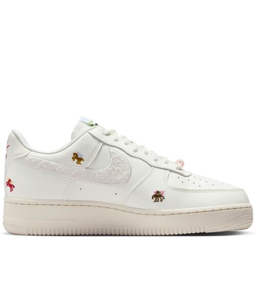 NIKE(ナイキ)の「ナイキ エア フォース 1 '07 ウィメンズシューズ / Nike Air Force 1 '07 Women's Shoes IQ1143-100 Sail(スニーカー・レディース・クリーム・23/22.5/22/26/25.5/25/24.5/24/23.5)」の10枚目の写真