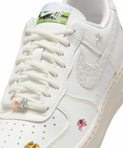 NIKE(ナイキ)の「ナイキ エア フォース 1 '07 ウィメンズシューズ / Nike Air Force 1 '07 Women's Shoes IQ1143-100 Sail(スニーカー・レディース・クリーム・23/22.5/22/26/25.5/25/24.5/24/23.5)」の14枚目の写真