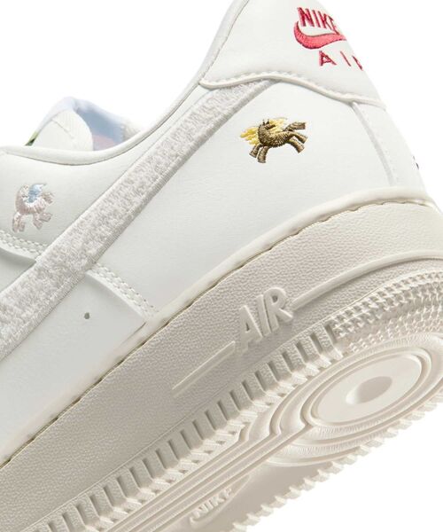 NIKE(ナイキ)の「ナイキ エア フォース 1 '07 ウィメンズシューズ / Nike Air Force 1 '07 Women's Shoes IQ1143-100 Sail(スニーカー・レディース・クリーム・23/22.5/22/26/25.5/25/24.5/24/23.5)」の15枚目の写真