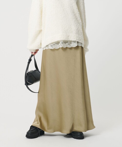 BEAUTY&YOUTH UNITED ARROWS(ビューティーアンドユースユナイテッドアローズ)の「ポリエステルサテン マーメイドフレアスカート(スカート・レディース・ベージュ/ブラック/オフホワイト・XS/S/M/L)」の3枚目の写真