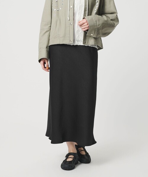 BEAUTY&YOUTH UNITED ARROWS(ビューティーアンドユースユナイテッドアローズ)の「ポリエステルサテン マーメイドフレアスカート(スカート・レディース・ベージュ/ブラック/オフホワイト・XS/S/M/L)」の10枚目の写真