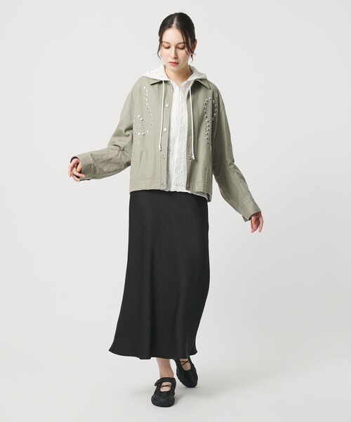 BEAUTY&YOUTH UNITED ARROWS(ビューティーアンドユースユナイテッドアローズ)の「ポリエステルサテン マーメイドフレアスカート(スカート・レディース・ベージュ/ブラック/オフホワイト・XS/S/M/L)」の13枚目の写真