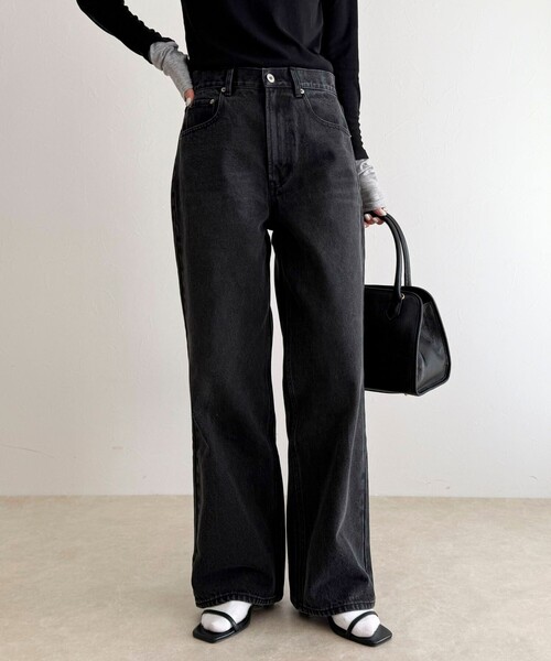 fredy emue（フレディエミュ）の「【待望の新色＆サイズ展開追加／@sora_522m企画】BASIC STRAIGHT DENIM（デニムパンツ・レディース・ブルー/ブラック/アイボリー・37/36/34/38）」の2枚目の写真