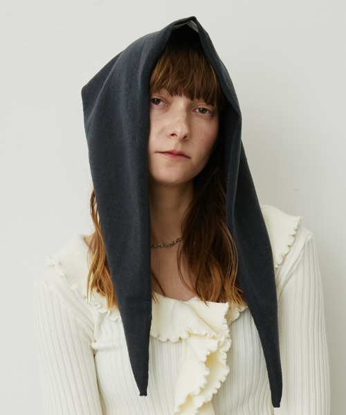 uyu.(ウユ)の「トライアングルストール/サンカクストール(ストール/ショール・レディース・グレー/ワイン/ブラック/アイボリー・FREE)」の14枚目の写真