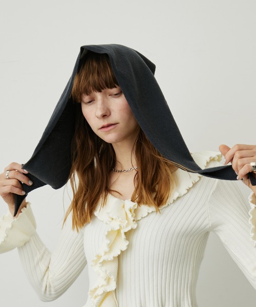 uyu.(ウユ)の「トライアングルストール/サンカクストール(ストール/ショール・レディース・グレー/ワイン/ブラック/アイボリー・FREE)」の12枚目の写真